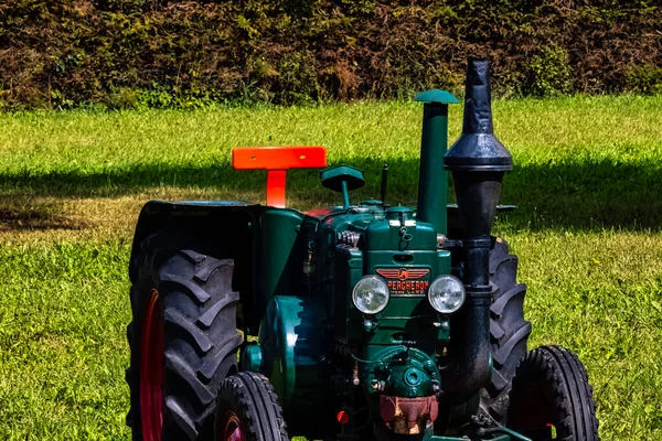 Vintage French Tractor Percheron Choczewo Πομερανία Πολωνία Στις Αυγούστου 2021 — Φωτογραφία Αρχείου