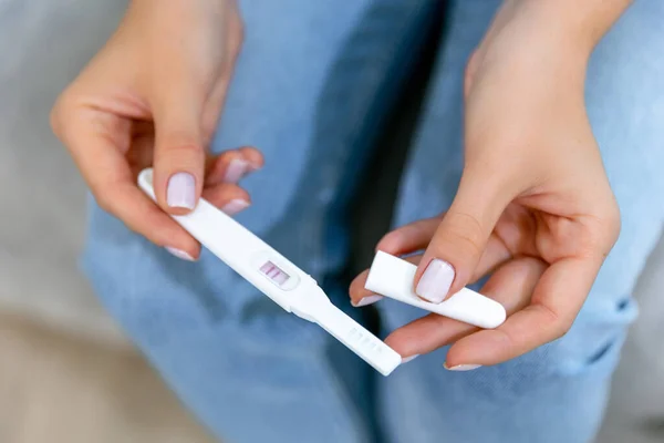 Girl Holds Shows Express Laboratory Test Covid Diagnosis Positive Test — Stock Photo, Image