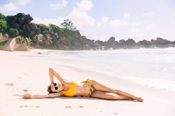 Beautiful Woman Bikini Laying Beach Tropical Island — Stockfoto