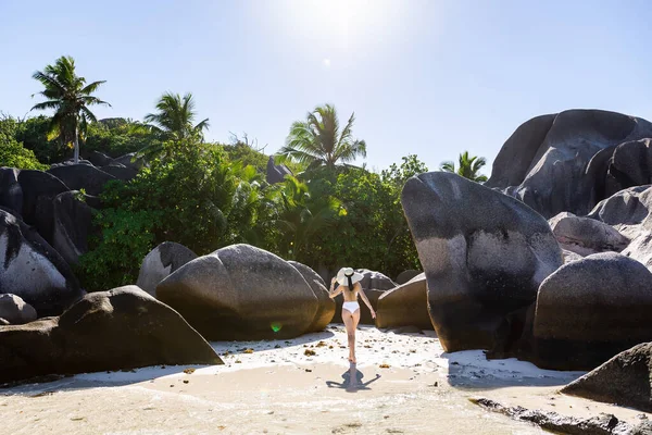 Back View Attractive Slender Lady Beach Giant Rocks Seychelles — Fotografia de Stock