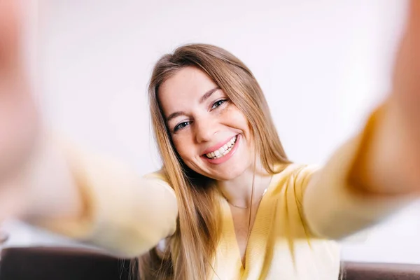 Beautiful Girl Smiling Takes Selfie Home — ストック写真