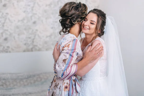 Bride Closes Her Eyes Hugging Mother Tender Mom Congratulates Bride — стокове фото