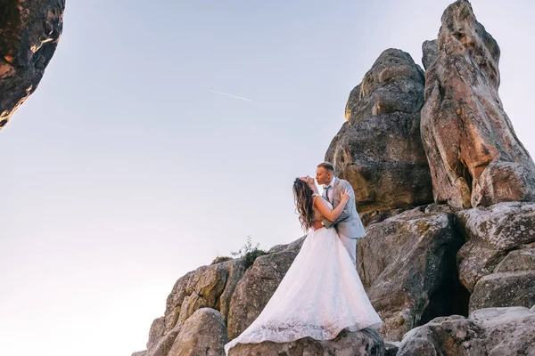 Wedding Newlyweds Love Nature Stylish Groom Suit Cute Bride Long — Foto Stock