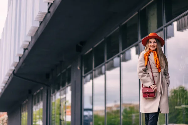 Girl Walking City Shopping Good Mood — стоковое фото