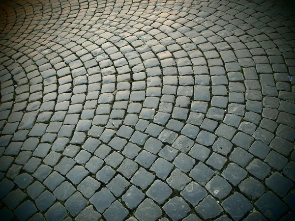 Estrada velha pavimentada com sílex — Fotografia de Stock