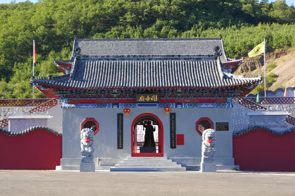 Das lange shou shan guan di miao Tempelportal — Stockfoto