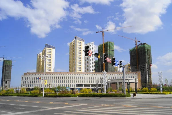 Місто Heihe (Китай). Міський пейзаж з хмарочосів — стокове фото