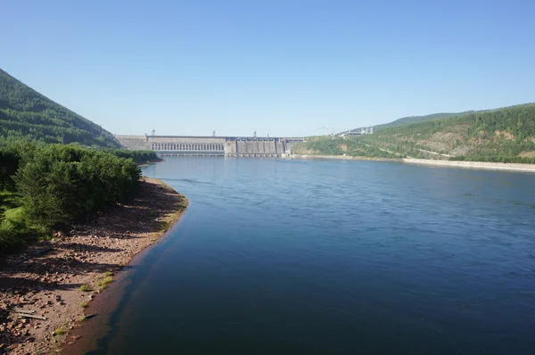 Presa de Krasnoyarsk en el río Yenisei Imagen De Stock