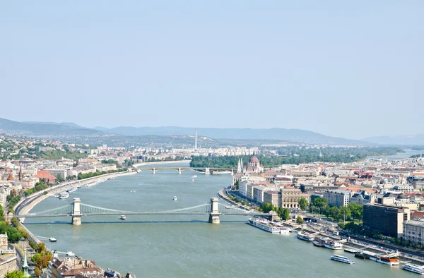 güzel manzara Budapeşte ve nehir Tuna gellert Hill