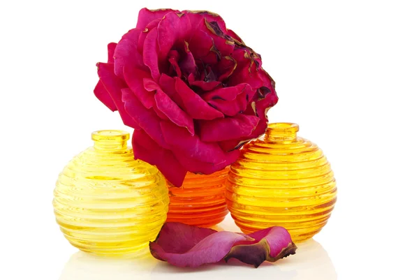 bir gül desenli renkli şişe