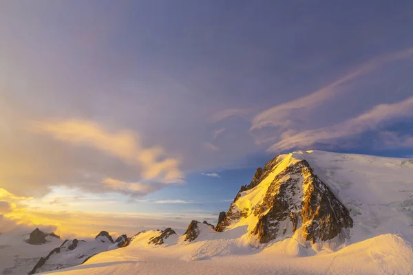Krásné Barvy Východu Slunce Alpách Létě — Stock fotografie