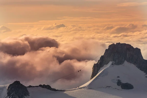 Winter Zonsopgang Alpen Met Besneeuwde Toppen — Stockfoto