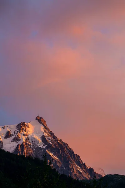 Belas Cores Nascer Sol Nos Alpes Verão — Fotografia de Stock