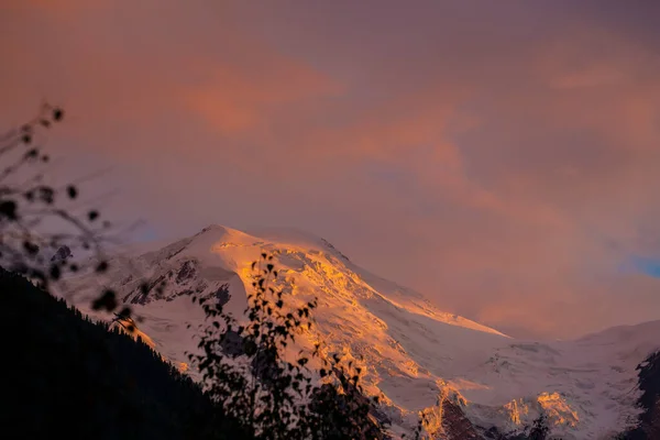 Piękne Kolory Wschodu Słońca Alpach Latem — Zdjęcie stockowe