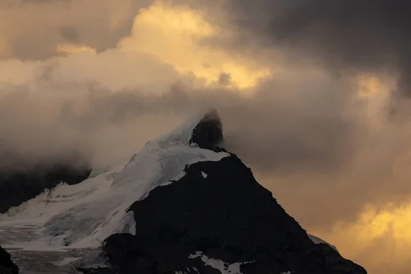 Beautiful Scenery Swiss Alps Summer Matterhorn Peak Background — Stok fotoğraf