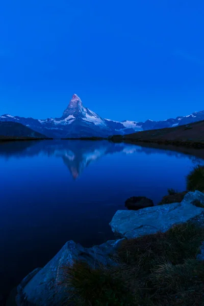 Beautiful Sunset Colors Cloudscape Swiss Alps Summer Matterhorn Reflection Lake — Stock Fotó