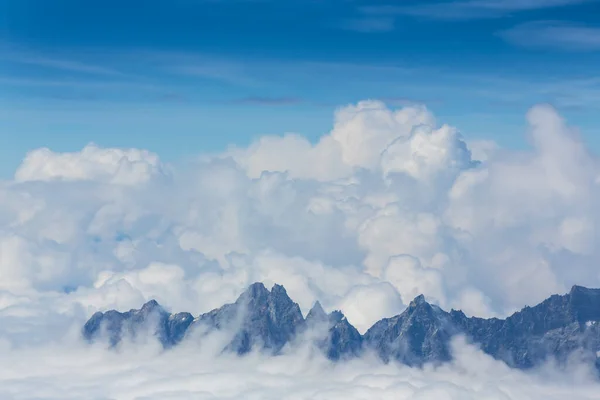 Bellissimo Paesaggio Alpino Nelle Alpi Svizzere Inverno Con Paesaggio Nuvoloso — Foto Stock