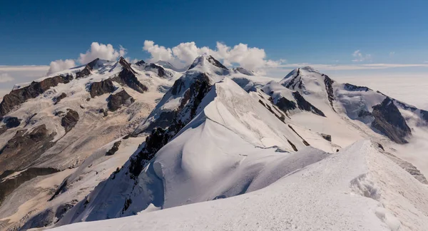 Bela Paisagem Alpina Nos Alpes Suíços Inverno Com Paisagens Nubladas — Fotografia de Stock