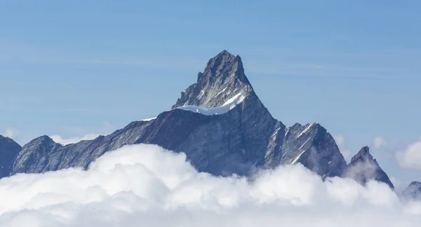 Schöne Alpine Landschaft Den Schweizer Alpen Winter Mit Dramatischer Wolkenlandschaft — Stockfoto