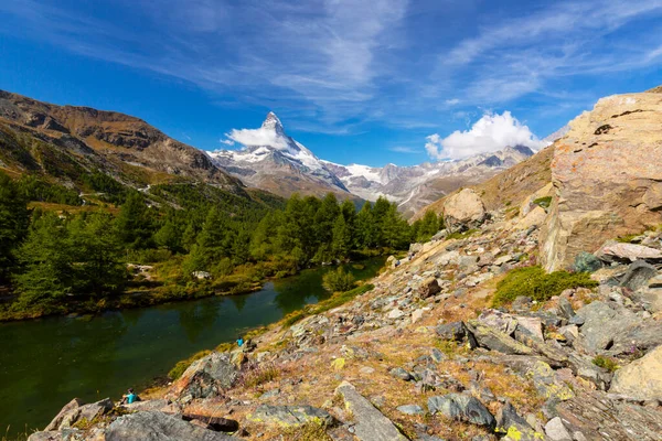 여름에 마터호른 봉우리 주위에 스위스 알프스 산맥의 아름다운 — 스톡 사진
