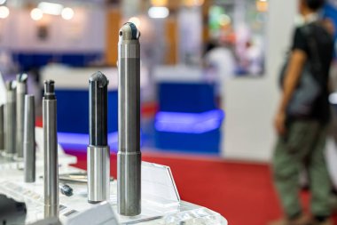 yüksek hassasiyetli top burun kesiciyi ya da köşe yarıçapı kesiciyi ürünün 3 boyutlu kontur şeklini oluşturmak için kullanır. Küf ve benzeri şeyler. endüstriyel üretim sürecinde