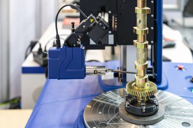 yüksek teknoloji ve hassas silindirik ölçüm makinesi seti sırasında çoklu dış boyut teftiş yuvarlaklık şekil profili vs. için otomobil parçası silindir kamera şaftı.