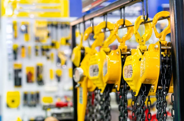 Industrial Manual Chain Hoist Equipment Labor Saving Machine Lifting Object — стоковое фото