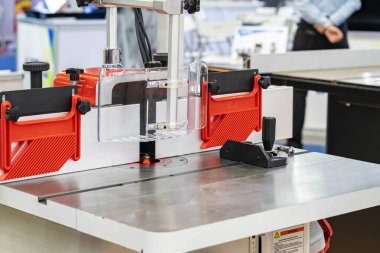 Wood working router table machine for carving decorative edges or other manufacturing in industrial