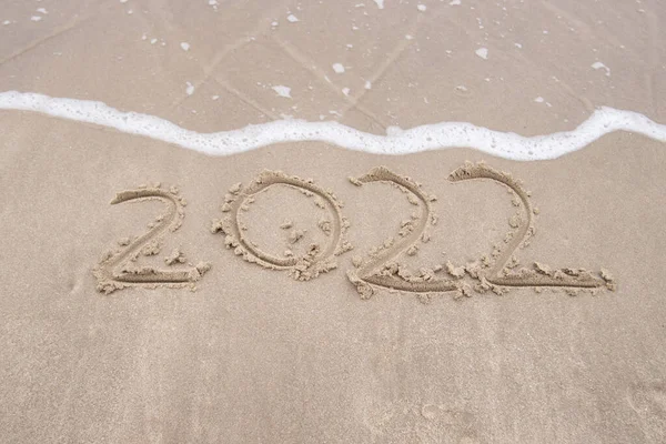 Texto 2022 Praia Areia Conceito Para Ano Novo Está Chegando — Fotografia de Stock