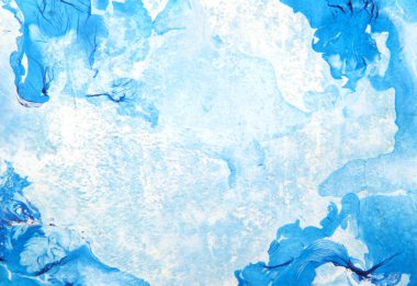 Elle çizilmiş boya arka plan: mavi gökyüzü gibi zemin desenleri