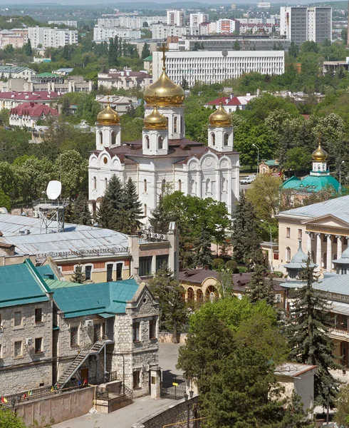 Catedral dos edifícios urbanos. Pyatigorsk . — Fotografia de Stock