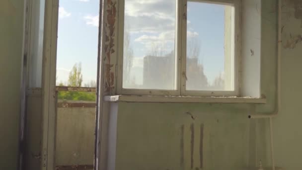 Apartamentos Abandonados Una Ciudad Sin Gente Desastre Una Central Nuclear — Vídeos de Stock