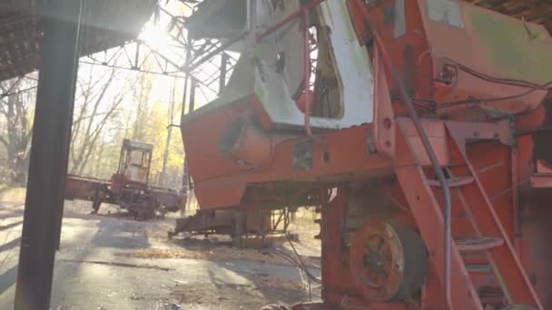 Equipo Abandonado Pueblo Una Ciudad Sin Gente Desastre Una Central — Vídeo de stock