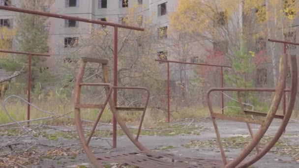 Elhagyott Felszerelés Faluban Egy Város Emberek Nélkül Katasztrófa Egy Atomerőműben — Stock videók
