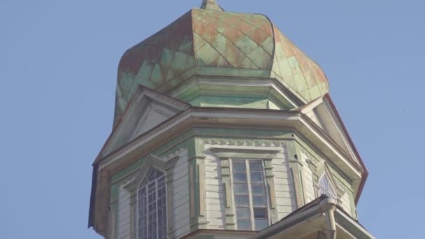 チェルノブイリ地域の教会の空中ビュー チェルノブイリ地域の教会の上のビュー 放棄された聖マイケルズ教会クラスノエ村 — ストック動画
