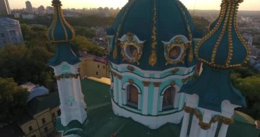 Andrew Kilisesi. Ukrayna. Ukrayna şehri Kyiv. Yaz Havası