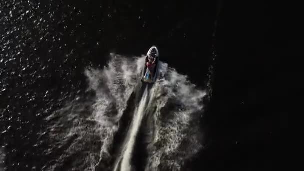 Groep Jetski Stroomt Langs Dnjepr Met Vlaggen Van Oekraïne Zomer — Stockvideo