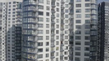 Megapolis. Kyiv şehrindeki modern evler. Ukrayna. Havadan. Yaz