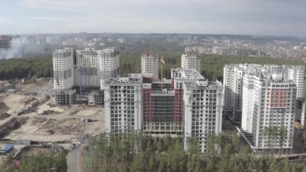 Vernietigde Gebouwen Een Luchtaanval Stad Irpin Oorlog Oekraïne Luchtfoto — Stockvideo