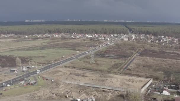 Opuštěná Auta Poblíž Zničeného Mostu Přes Řeku Irpin Válka Ukrajině — Stock video