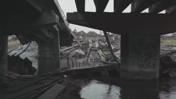 安培尔乌克兰 2022年4月4日 乌克兰战争结束后放弃了伊尔平市居民的东西 — 图库视频影像
