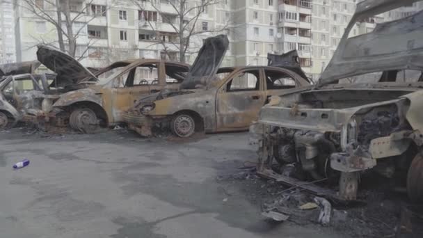 Des Voitures Brûlées Dans Parking Près Bâtiments Résidentiels Après Que — Video