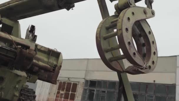 Övergiven Rostig Radioaktiv Utrustning Från Sovjetföreningen Teknikens Kyrkogård Rassokha Tjernobyl — Stockvideo