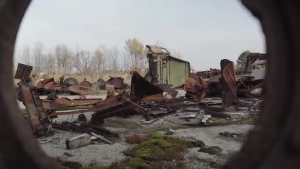 Заброшенное Ржавое Радиоактивное Оборудование Советского Союза Кладбище Техники Рассохе Чернобыль — стоковое видео
