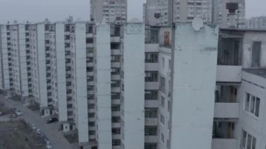 Darnitsa bölgesi. SSCB zamanının Sovyet binası. Panel gökdelenleri. O dönemin tipik binası. Havadan