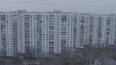 Darnitsa bölgesi. SSCB zamanının Sovyet binası. Panel gökdelenleri. O dönemin tipik binası. Havadan