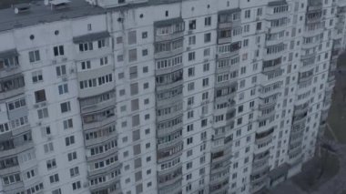 Darnitsa bölgesi. SSCB zamanının Sovyet binası. Panel gökdelenleri. O dönemin tipik binası. Havadan