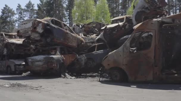 Consequences War Russia Peaceful City Kiev Capital Ukraine Destroyed Cars — Stok video