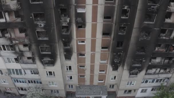 Damaged Residential Building Bucha City Kyiv Region Fighting Russian Attack — Stockvideo