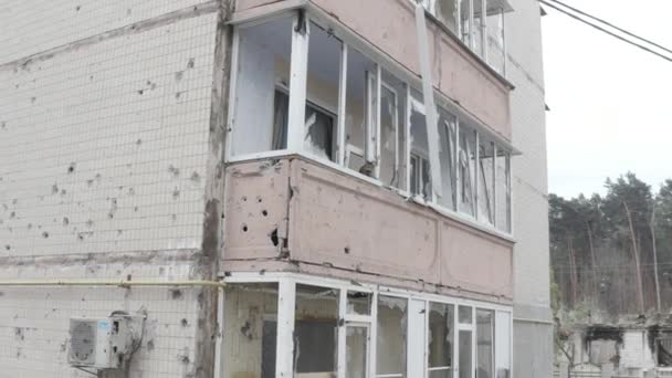 Damaged Residential Building Bucha City Kyiv Region Fighting Russian Attack — Stockvideo